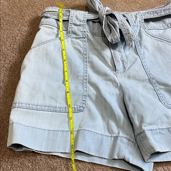 WHBM Jean The 5" Short Size 0 with tie White House Black Market Light wash - Picture 10 of 11